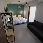 La Casa De Profesor 3 كالامباكا