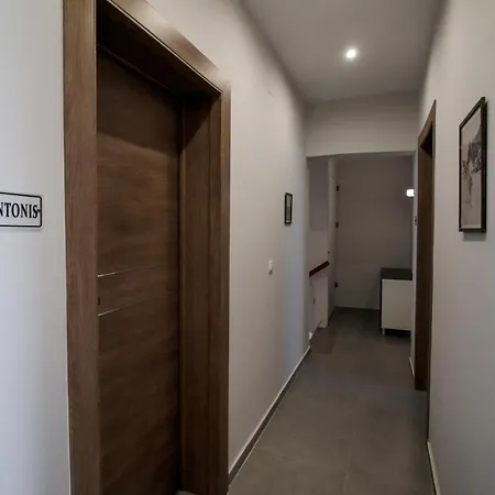La Casa De Profesor 3 *